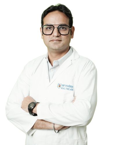 Dr. Naman Utreja | Radiation Oncology,Cancer Care | Sarvodaya Hospital